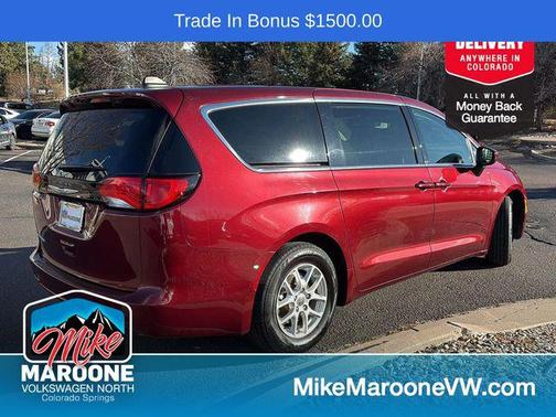 2023 Chrysler Voyager LX