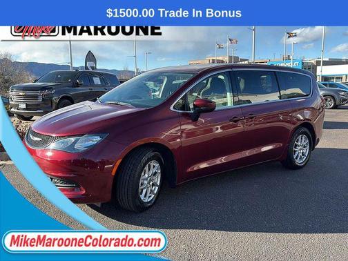 2023 Chrysler Voyager LX