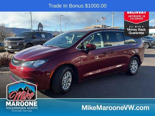 Velvet Red Pearlcoat 2023 Chrysler Voyager LX