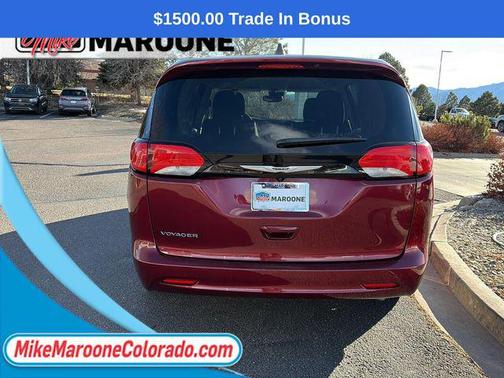 2023 Chrysler Voyager LX