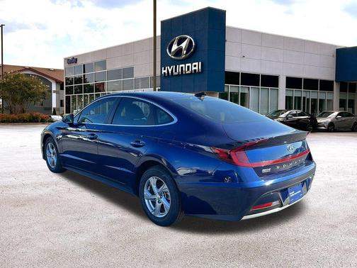 2022 Hyundai SONATA SE