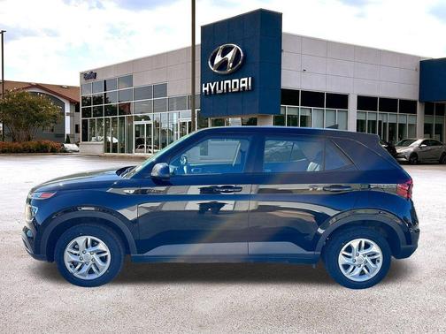 2022 Hyundai VENUE SE