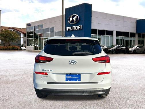 2020 Hyundai TUCSON SE