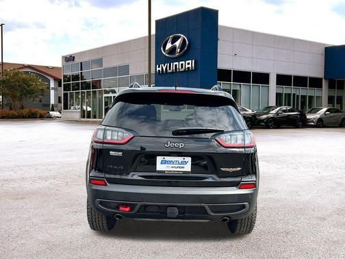 2022 Jeep Cherokee Trailhawk
