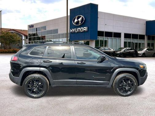 2022 Jeep Cherokee Trailhawk