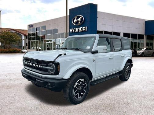 2022 Ford Bronco Outer Banks