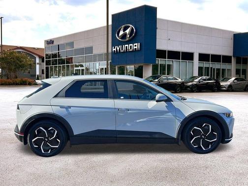 2023 Hyundai IONIQ 5 SE