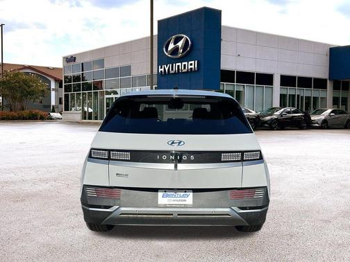 2023 Hyundai IONIQ 5 SE