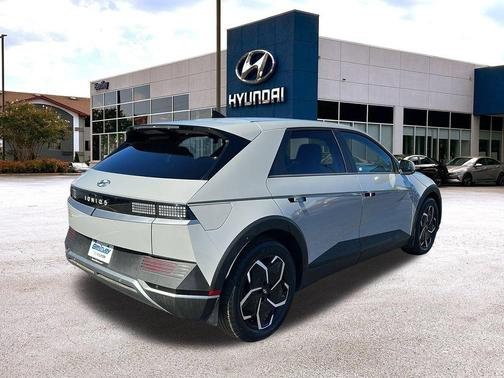 2023 Hyundai IONIQ 5 SE