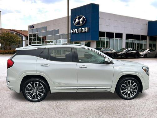 2022 GMC Terrain Denali