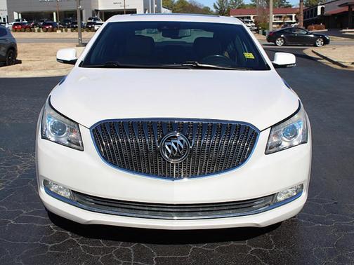 Photo 2 of 31 of 2015 Buick LaCrosse Premium II
