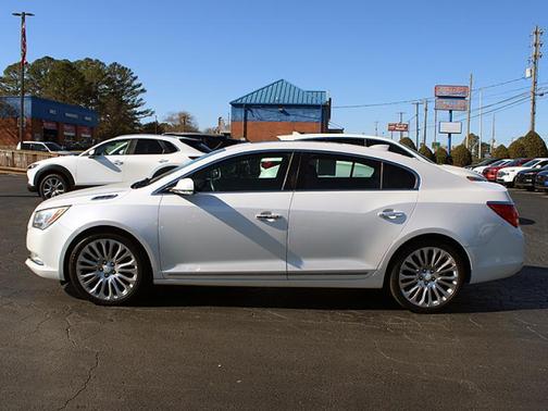 Photo 5 of 31 of 2015 Buick LaCrosse Premium II