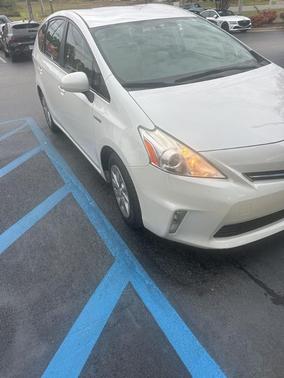 2014 Toyota Prius v Three