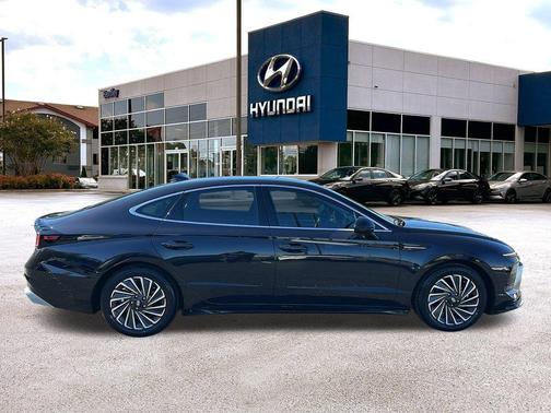 2025 Hyundai SONATA Hybrid SEL