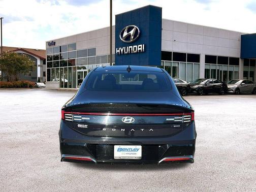 2025 Hyundai SONATA Hybrid SEL