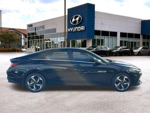 2023 Hyundai ELANTRA HEV Limited