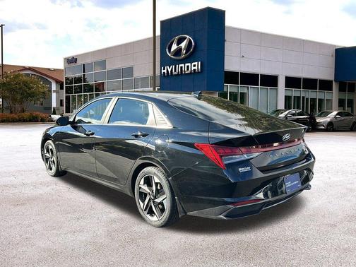 2023 Hyundai ELANTRA HEV Limited