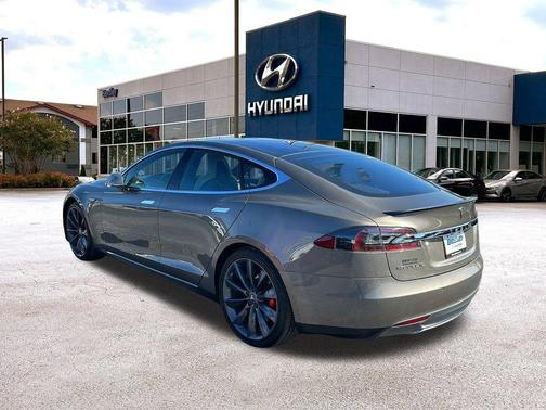 2015 Tesla Model S 90D