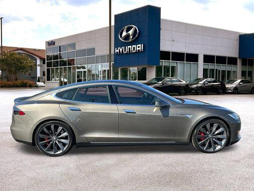 2015 Tesla Model S 90D