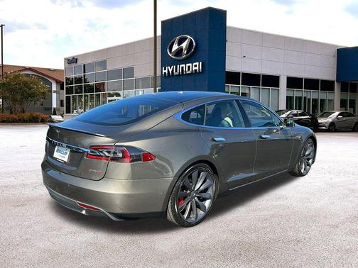 2015 Tesla Model S 90D