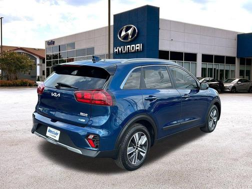 2022 Kia Niro LXS