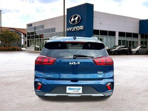 2022 Kia Niro LXS