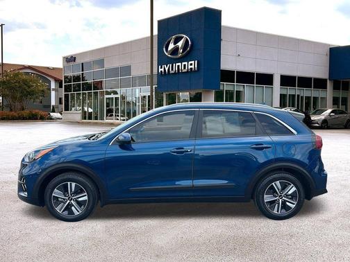 2022 Kia Niro LXS