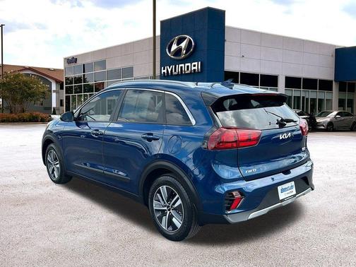 2022 Kia Niro LXS