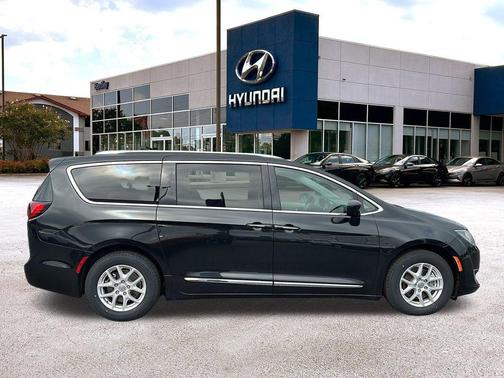 2020 Chrysler Pacifica Touring-L