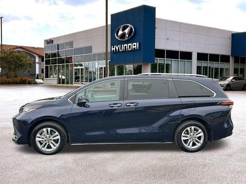 2024 Toyota Sienna Limited