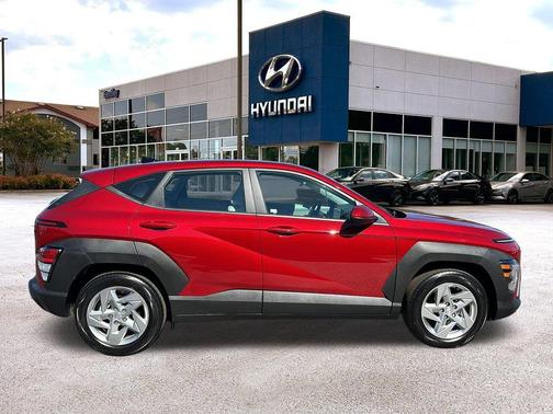 2024 Hyundai KONA SE