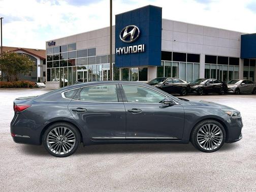 2018 Kia Cadenza SX Limited