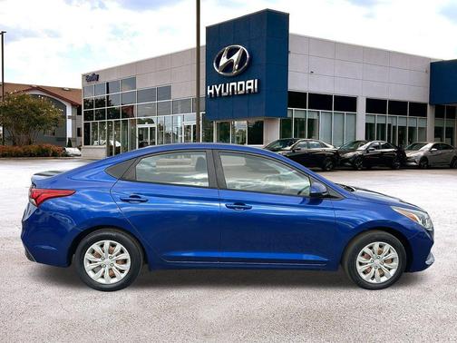 2019 Hyundai Accent SE