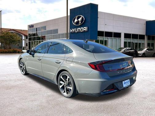 2022 Hyundai SONATA SEL Plus