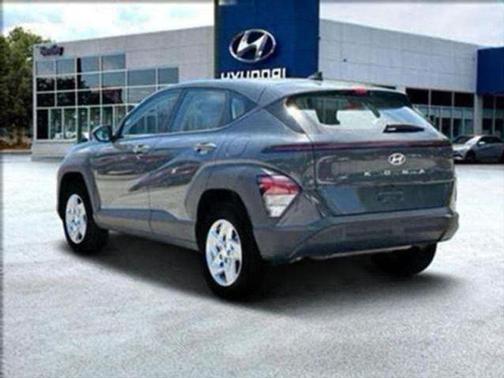 2025 Hyundai KONA SE