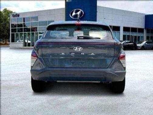 2025 Hyundai KONA SE