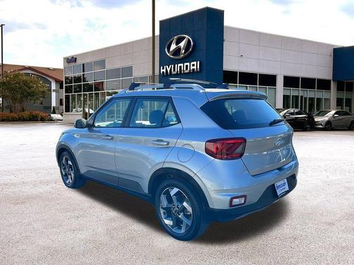 2022 Hyundai VENUE SEL