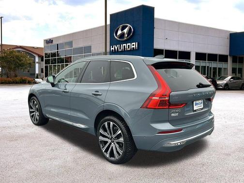 2023 Volvo XC60 B6 Ultimate Bright Theme