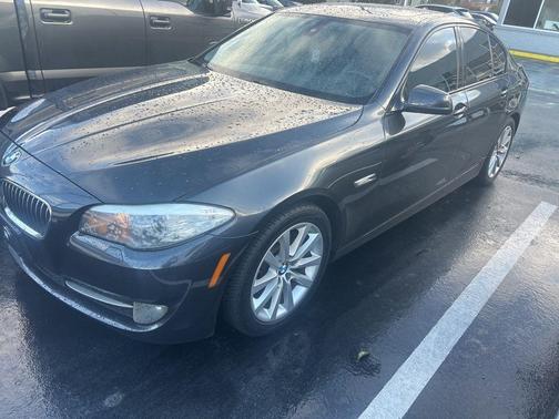 2011 BMW 528 i