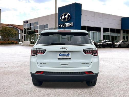 2022 Jeep Compass Sport