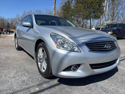2015 INFINITI Q40 Base