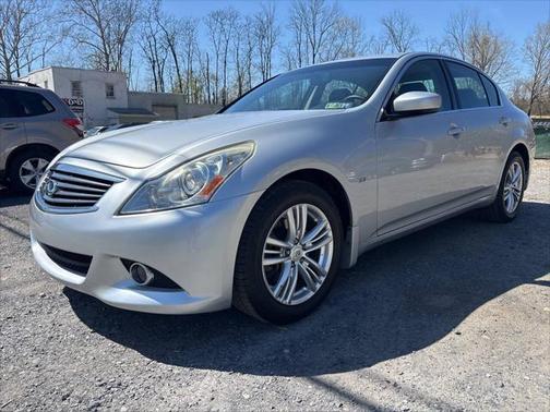 2015 INFINITI Q40 Base