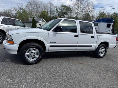 Summit White 2004 Chevrolet S-10 Base
