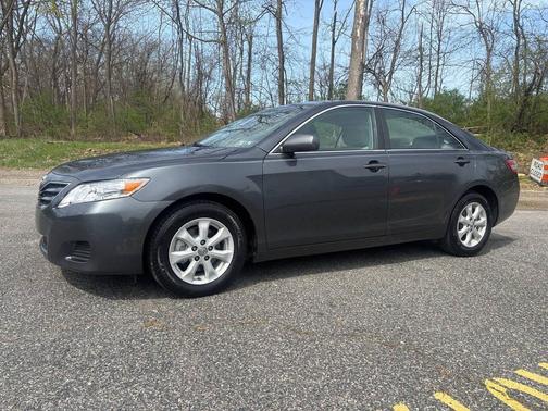 Magnetic Gray Metallic 2010 Toyota Camry XLE