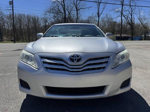 Classic Silver Metallic 2010 Toyota Camry LE
