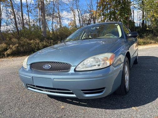 2005 Ford Taurus SE