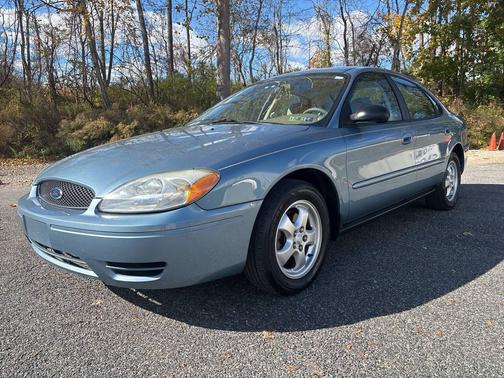 2005 Ford Taurus SE
