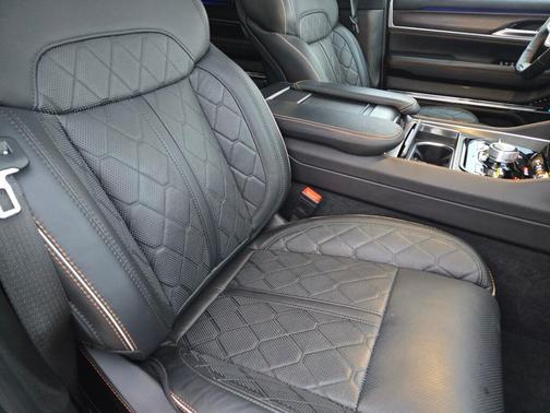 2025 Jeep Grand Wagoneer L Series III Obsidian 4x4