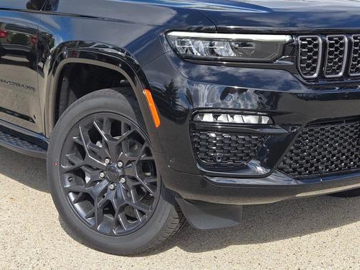 2025 Jeep Grand Cherokee Summit