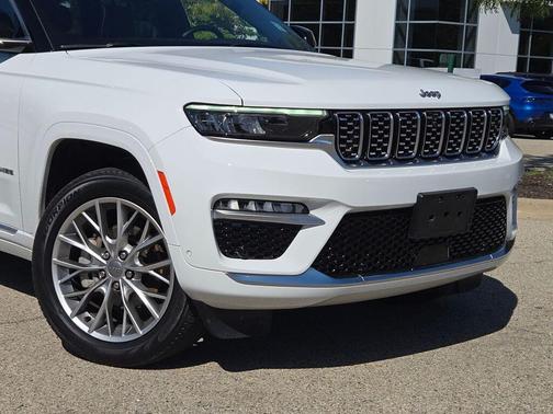 2023 Jeep Grand Cherokee Summit